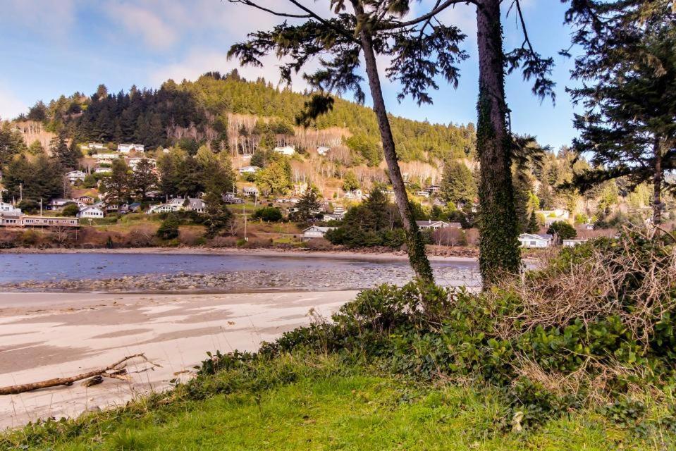 Ocean Cove Inn Yachats Exterior foto